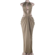 Adriana | Vestido Maxi Halter Dorado con Drapeado en el Corpete y Cut-Outs