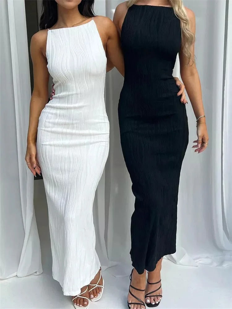 Lucía | Vestido Maxi Texturizado con Escote Halter y Silueta Ajustada