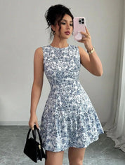 Valeria | Vestido Mini Evasé Sin Mangas con Estampado Toile y Volante