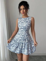 Valeria | Vestido Mini Evasé Sin Mangas con Estampado Toile y Volante