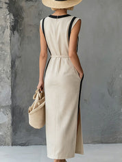 Elena | Vestido Maxi Sin Mangas en Beige con Detalle en Contraste y Abertura Frontal