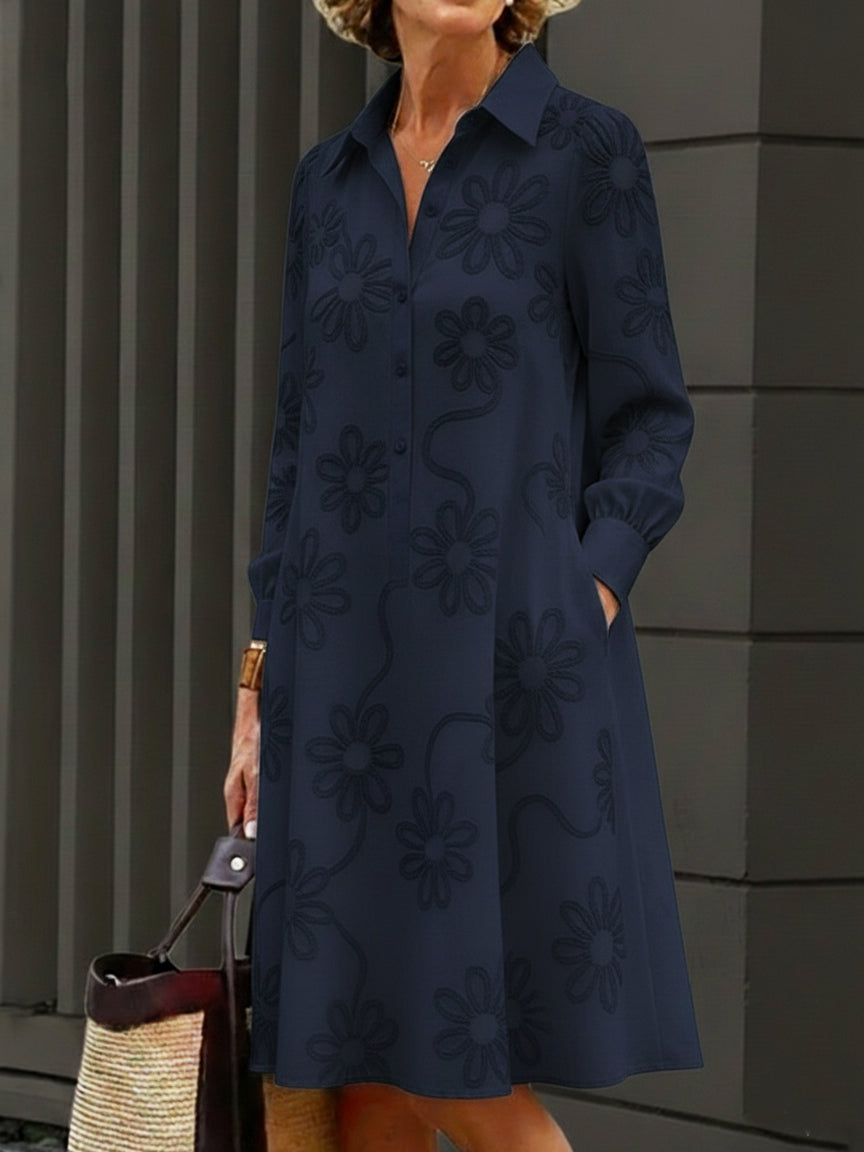 Lucía | Vestido Midi Evasé con Cuello Peter Pan y Bordado Floral en Relieve