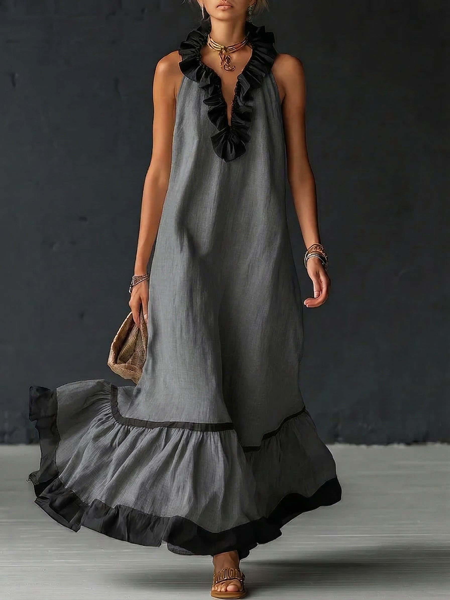 Nerea | Vestido Maxi Slip Dress con Tirantes Finos y Volante de Encaje en el Bajo